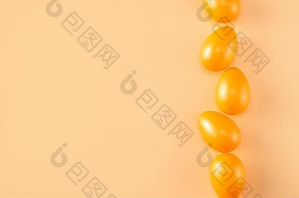 流行橙色复活节彩蛋俯视图