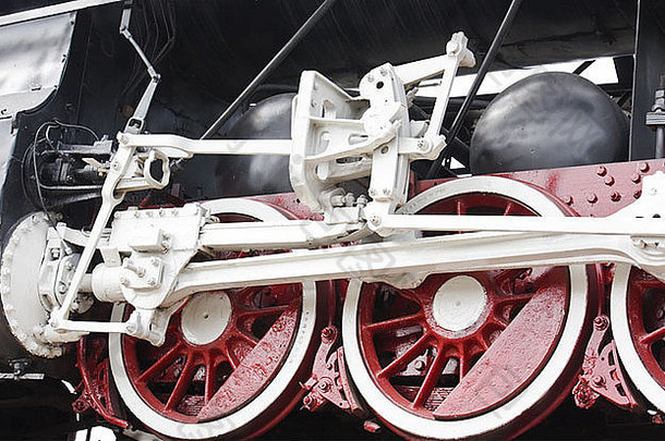 关闭细节古董蒸汽引擎机车轮子