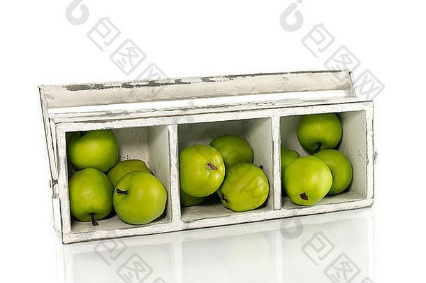 白色木盒，绿色仿苹果