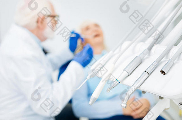 集专业牙科仪器
