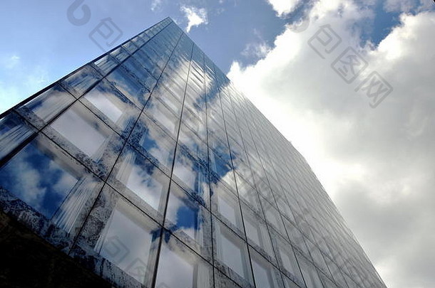 云天空反射窗口玻璃建筑瑞士