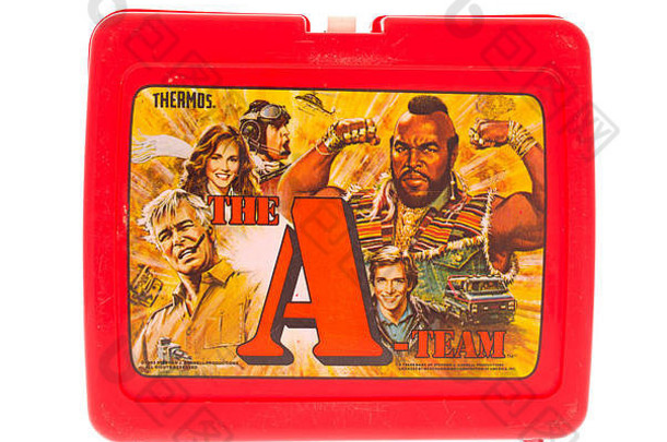 威斯康星州温尼康—2015年4月20日：1980年代的塑料午餐盒，以A队为特色，是一部受欢迎的电视连续剧。