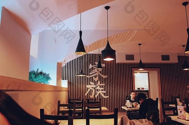圣彼得堡俄罗斯室内灯色彩斑斓的灯亚洲日本餐厅玛希塔专业拉面涅夫斯基前景