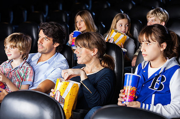家庭看电影电影剧院