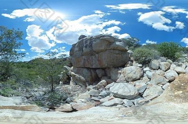 鲜为人知<strong>的</strong>考古网站recanto两个鱼岩石照片