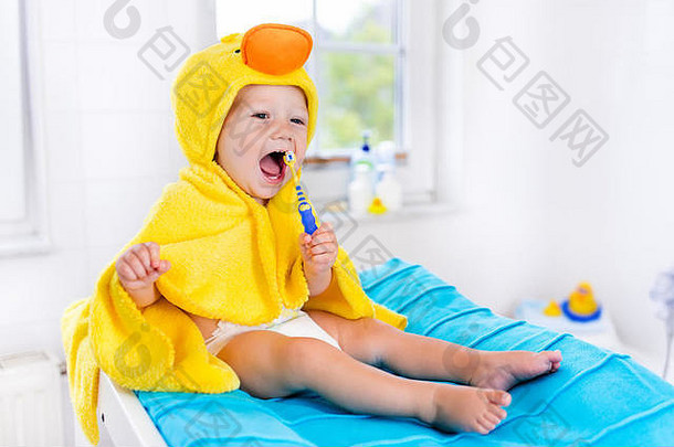 婴儿黄色的鸭毛巾刷牙牙齿改变表格浴婴儿男孩牙刷牙科卫生
