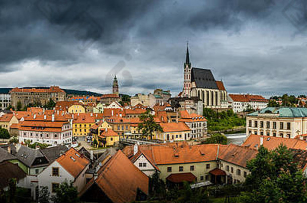 捷克共和国南波希米亚地区塞斯基·克鲁姆洛夫市的美丽全景。