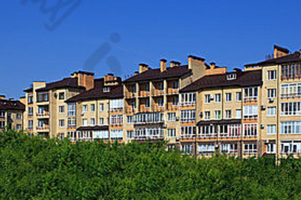 位于鄂木斯克的Stargorod现代豪华住宅。