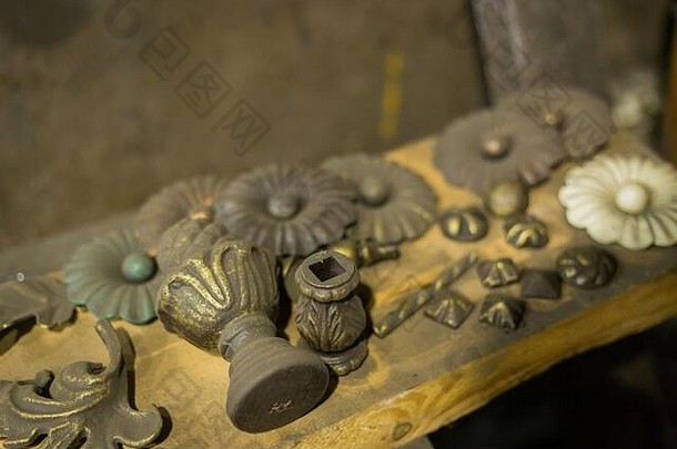 铁匠装饰元素打造车间手工制作的工艺锻造概念