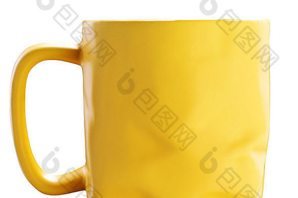 黄色碰伤的陶瓷茶杯