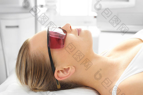 激光护理光滑的恢复活力的面部皮肤激光治疗