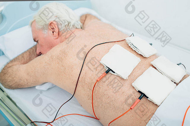 物理疗法的治疗高级病人超声波电疗法治疗回来