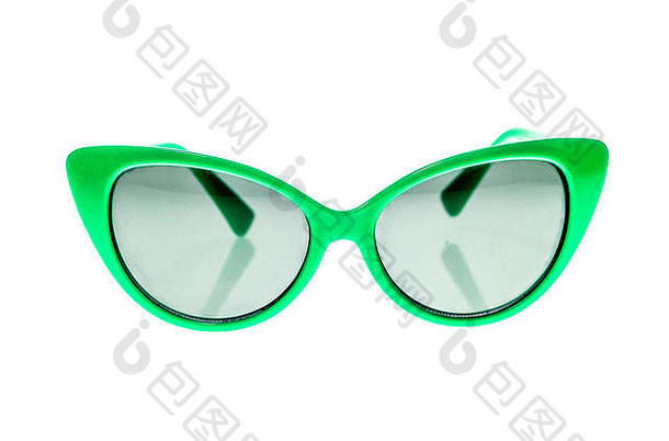 绿色儿童太阳镜、遮阳帘或隔离在白色背景上的眼镜。彩色儿童眼镜，防止阳光和紫外线照射。太阳概念