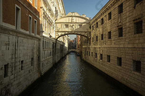 意大利威尼斯的一条运河