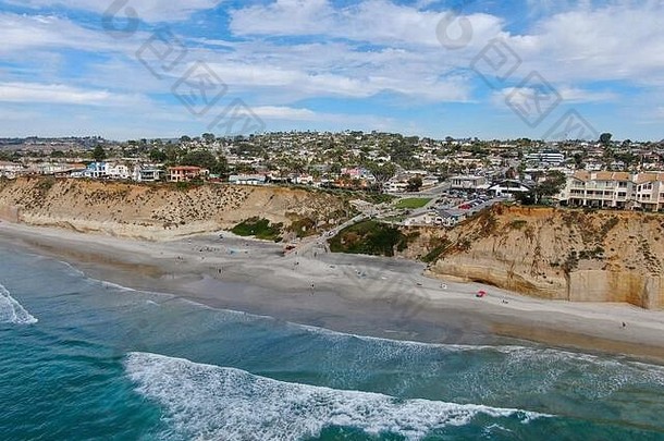 空中视图索拉纳海滩悬崖加州沿海海滩蓝色的太平洋海洋三迭戈县加州美国