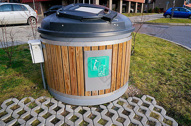 城市<strong>新居</strong>住区现代绿色生态垃圾桶