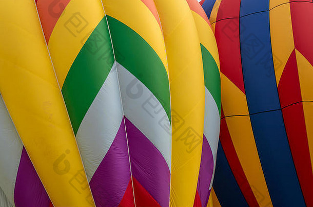 17年8月1日沃伦县农民集市上热气球充气的特写镜头