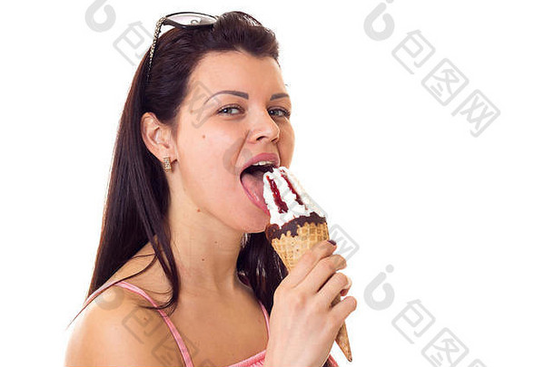 女人衣服太阳镜持有冰淇淋