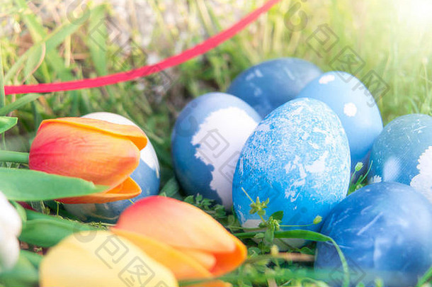 复活节快乐，蓝色有机复活节彩蛋，复活节节日装饰，复活节概念背景与空间