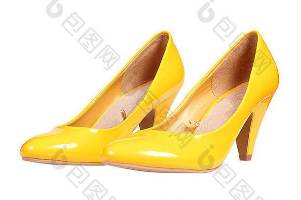 一双黄色女鞋