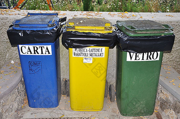 回收垃圾箱卡普里岛意大利