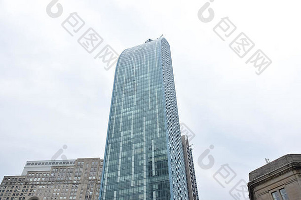 多伦多市区蓝色玻璃摩天大楼低角度立面