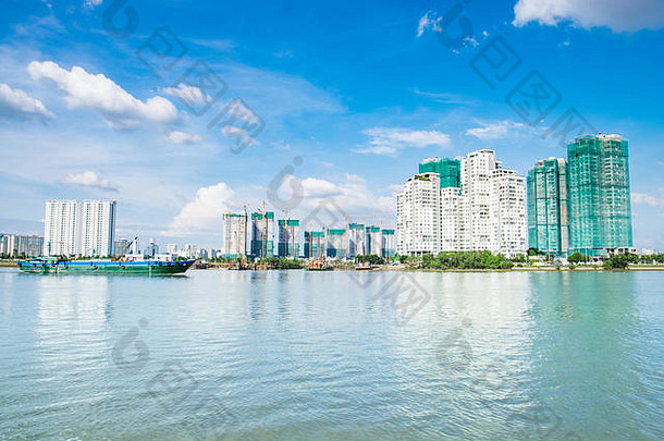 从河上看胡志明市港口