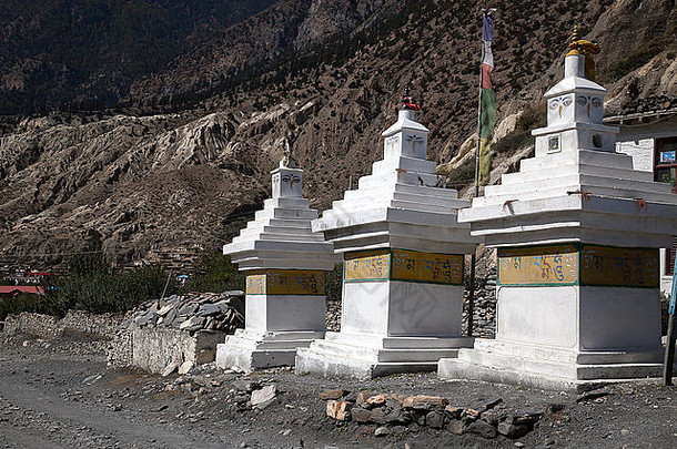 尼泊尔野马马帕村的佛塔