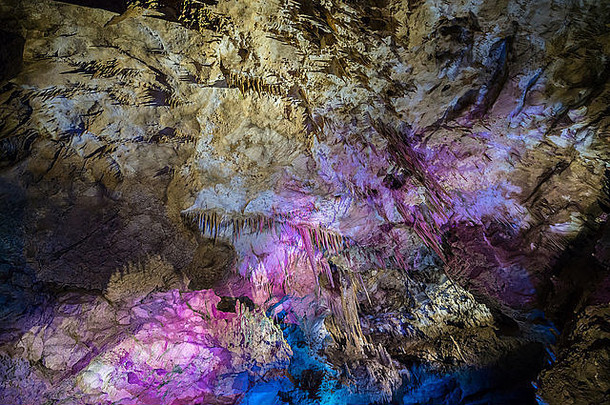 内部茨卡尔图博洞穴被称为普罗米修斯狗伊梅列季省乔治亚州