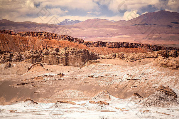 圆形剧场是智利阿塔卡马沙漠月亮谷美丽的地质构造