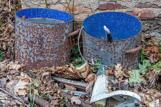 油漆桶金属蓝色的颜色