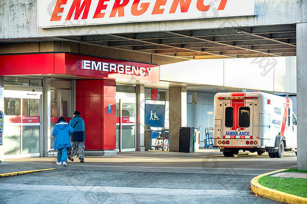 病人医院紧急入口救护车护理人员车站附近的等待紧急调用