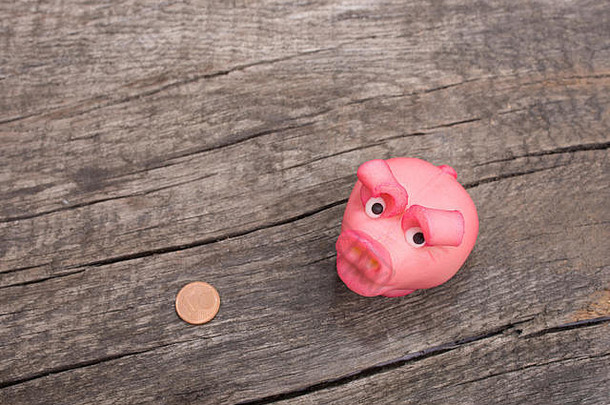 新年时，粉红幸运猪和欧元