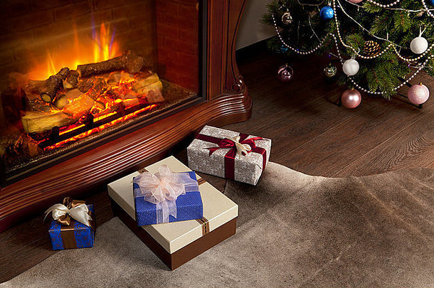 圣诞节礼物盒子一年树室内壁炉