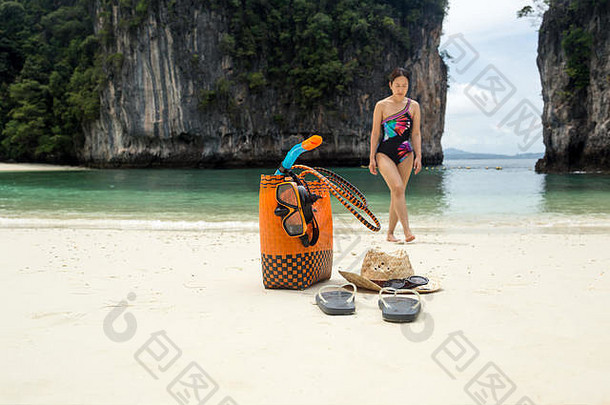 海滩袋旅行配件女人模糊背景假期