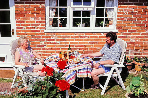 夏天花园午餐英格兰伟大的英国