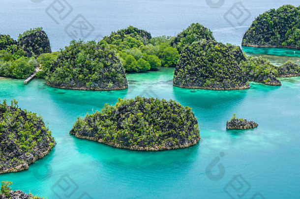 压力车间岛蓝色的环礁湖国王ampat西巴布亚印尼