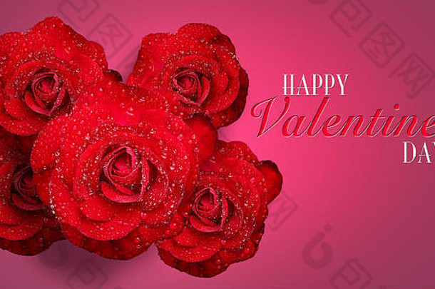 五朵浪漫的红玫瑰，粉红色背景上点缀着水滴，作为情人节礼物