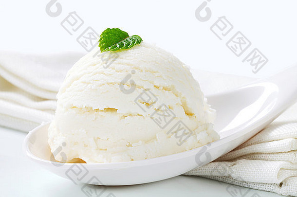 瓷勺冷冻酸奶