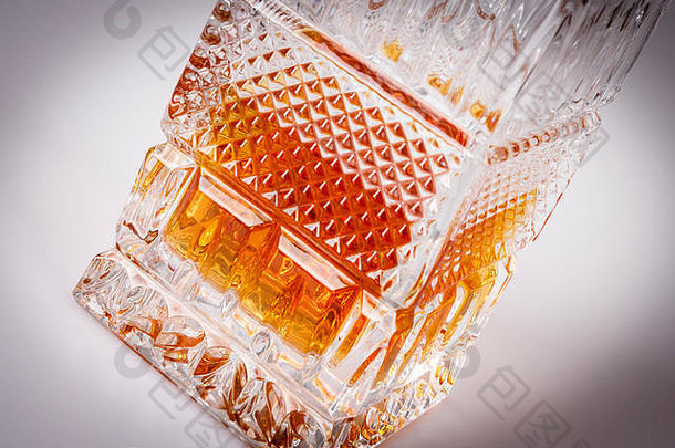 精美玻璃瓶威士忌、朗姆酒、波旁威士忌、干邑、白兰地、玻璃器皿、复古套装
