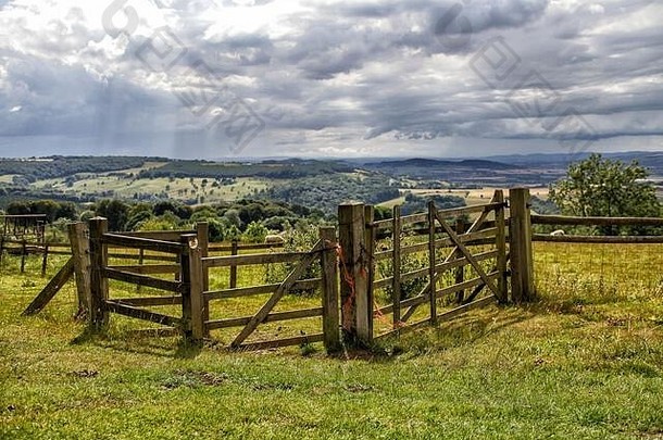 美丽的英国风景，木栅栏