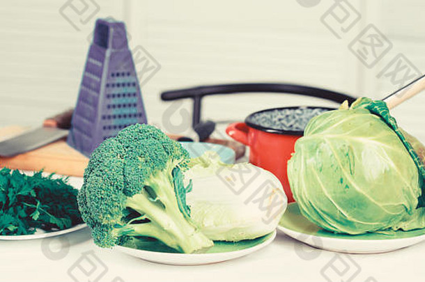 新鲜的蔬菜成分健康的餐绿色植物新鲜的蔬菜烹饪蔬菜提示表格烹饪餐具蔬菜成分世界口味