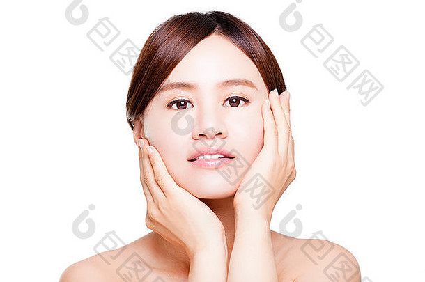 关闭美丽的亚洲年轻的女人微笑表达式皮肤护理概念