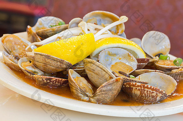 中国蛤蜊宝宝，用甜辣的黑豆汁和柠檬角炒