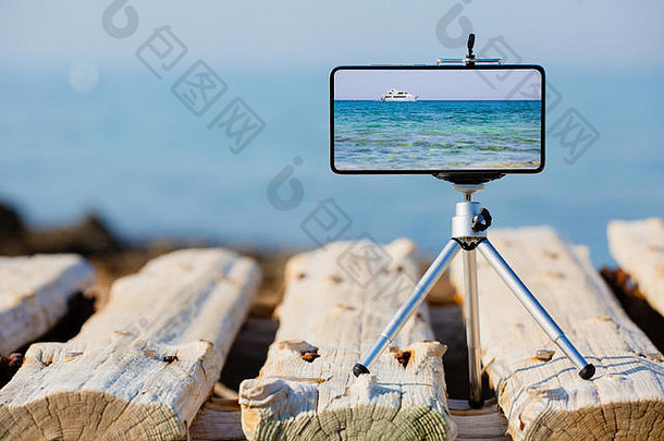 智能手机三脚架使<strong>照片视频</strong>海景观