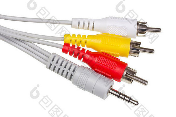 红色、黄色和白色连接器，用于在现代电子设备中切换音频和视频信号。用补丁隔离