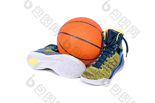 超现代高帮黄色和蓝色<strong>篮球鞋</strong>运动鞋带篮球，白色隔离