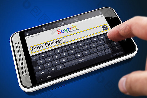 免费送货-搜索字符串中的请求-手指在蓝色背景上按下现代智能手机上的按钮。