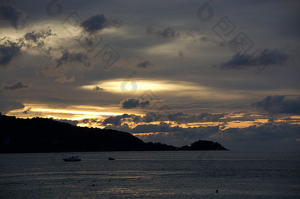 泰国普吉岛巴东海滩日落