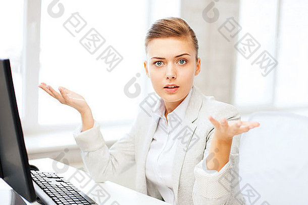 有压力的女商人用电脑